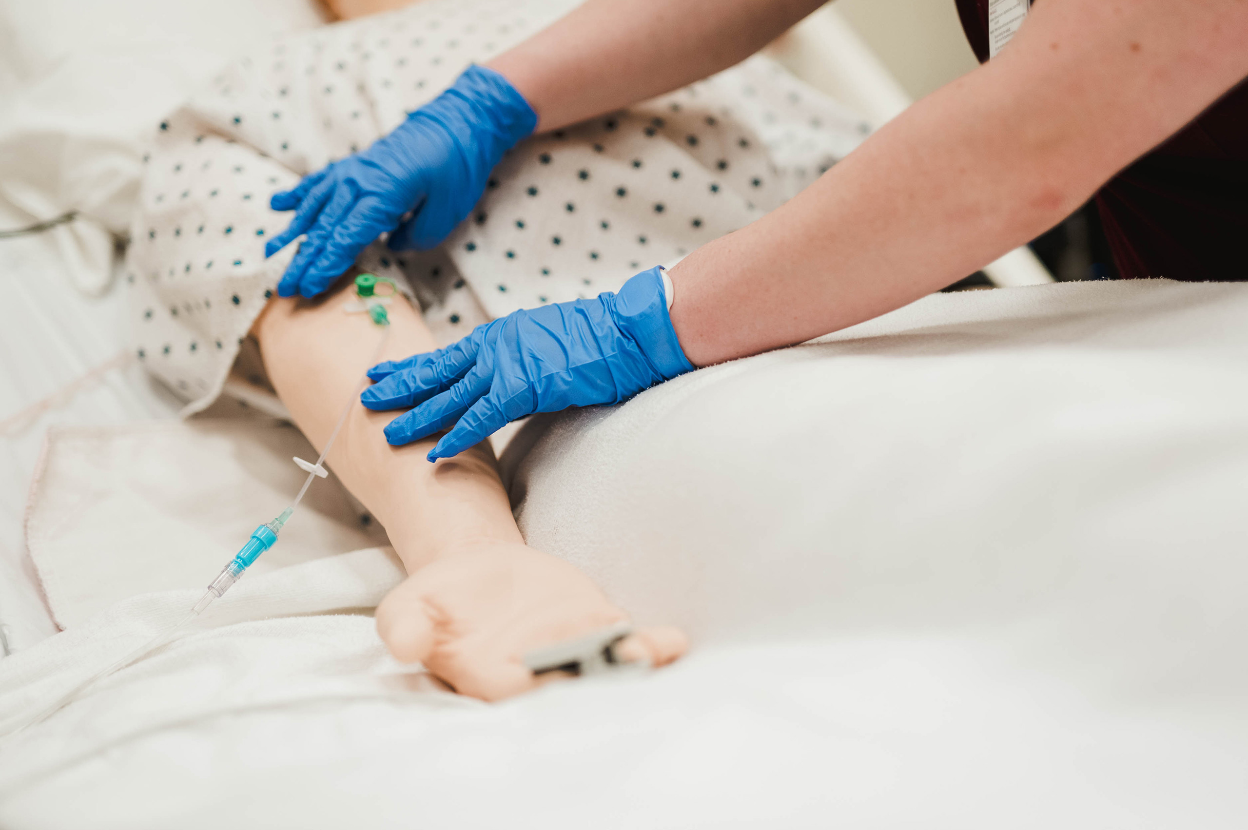 Nursing student practices on simulation person