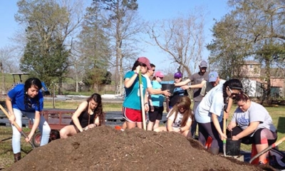 spring break service group digging